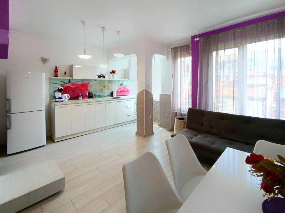 Sunny 2-Bedroom Maisonette Varna & Parking Exterior photo