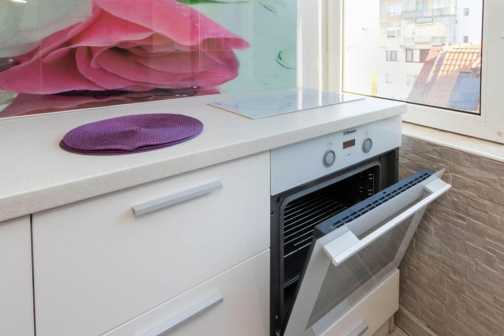 Sunny 2-Bedroom Maisonette Varna & Parking Exterior photo